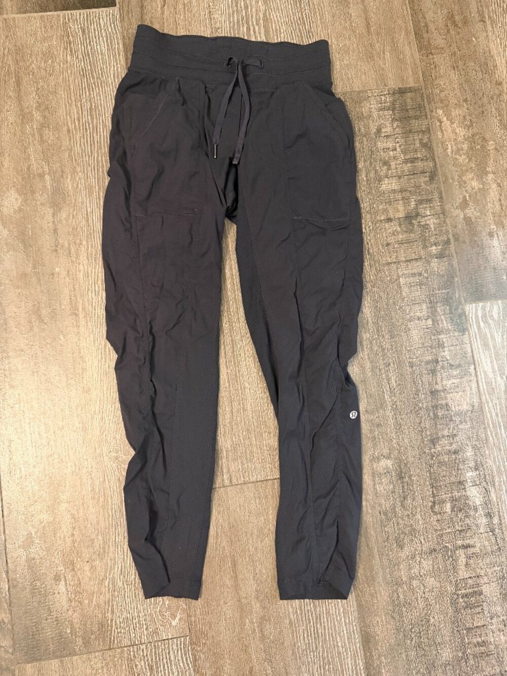 Lululemon black dancer style jogger pant size 4
